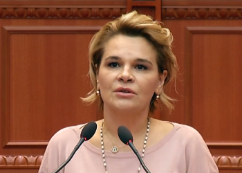 Jep dorëheqjen Monika Kryemadhi. Meta kryeson ‘Partinë e Lirisë’ deri në zgjedhjet e reja!