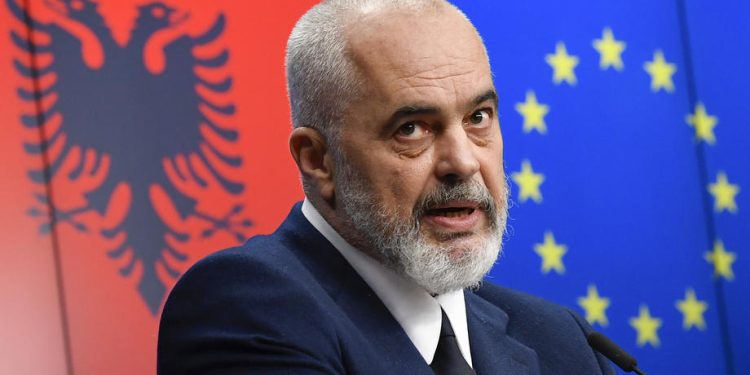Rama shkarkon Ahmetajn, Balluku emërohet zv.kryeministre! Majlinda Dhuka në krye të negociatave me BE dhe Ministre Shteti, ikën Mazi
