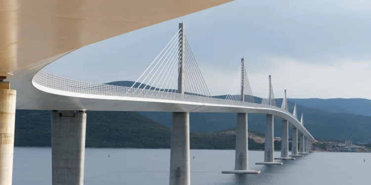 Sot hapet ura e Kroacisë 2.4 km e gjatë që do të transformojë udhëtimin në Ballkan! Mbi 438 mln dollarë