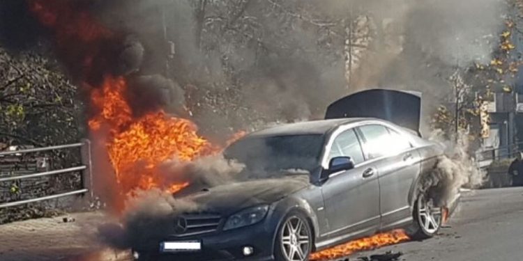 Merr flakë në ecje makina në aksin Delvinë-Kardhiq