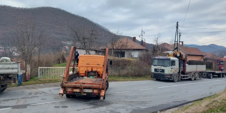 “ZBUTET” situata në Veri të Kosovës, hiqen barrikadat në Merdare, Vuçiç: SHBA dhe BE dolën garant