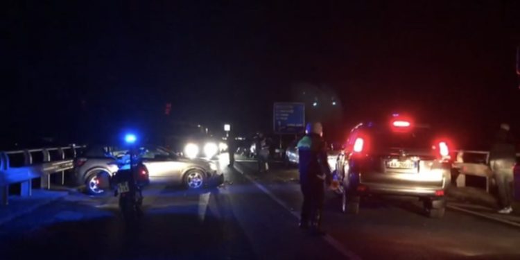 EMRI/ Aksident i rëndë në aksin Berat-Lushnje, makina përplas 72-vjeçarin dhe largohet nga vendngjarja