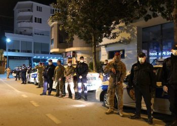 Çfarë po ndodh? ”BLINDOHET” Elbasani, FNSH mësyn në banesa e biznese