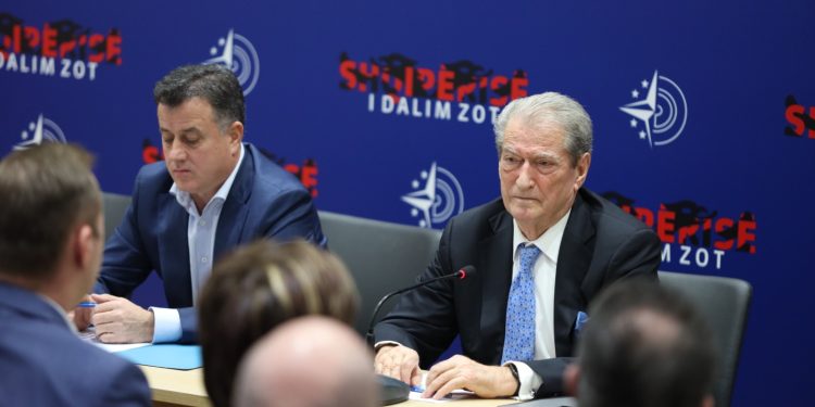 Zgjedhja e kreut të SPAK/ Berisha: Kim u përfshi, por beteja e vërtetë ishte mes klaneve mafioze në PS