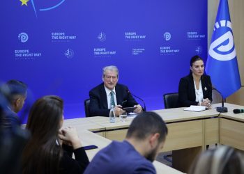 Porti i Durrësit/ Berisha thirrje Alaabar: Hiq dorë nga kjo aferë! Apartamentet në Durrës po shiten që tani me 3 mijë euro metri