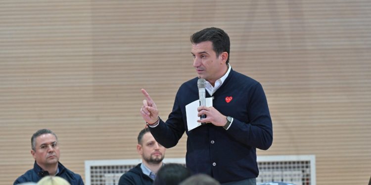 Veliaj: Kemi mbaruar gjysmën e punimeve te “5 Maji”. Kush i nxit banorët kundër, bën politikë me viktima! Jemi këtu për të ndërtuar qytetin tonë