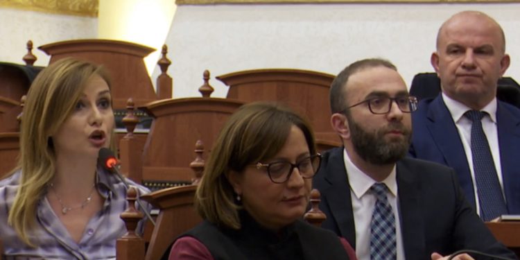 “PLAS” debati në Kuvend! Tabaku-Ibrahimajt: TURP vjen nga rruga! Bardhi: Tregu kush ta ka dhënë shtëpinë