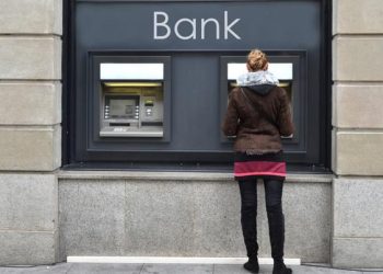 Numri i bankave është ulur, por numri i fintechs po rritet me ritme të shpejta