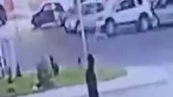 Del video e 35-vjeçarit pasi vrau gruan në oborrin e spitalit, 1 orë para se ta qëllonte për vdekje bleu ilaçe për dhimbje koke
