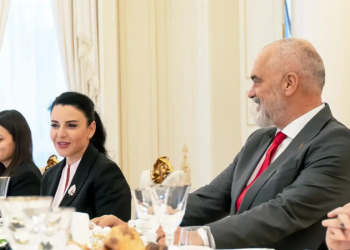 Takimi me presidentin e Azerbajxhanit, Balluku njofton hapjen e ambasadës shqiptare në Baku