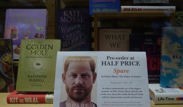 “Është i marrë”, britanikët presin keq librin autobiografik të Princit Harry: Dëmi është i pakthyeshëm