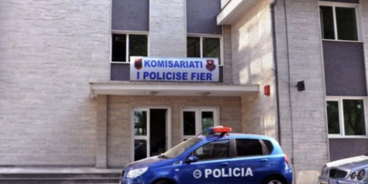 Plagosja në Fier/ Ndihmoi autorin të largohej, Policia arreston 49-vjeçarin (EMRI)