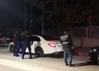 VIDEO+EMRAT/ Në kërkim për drogë, korrupsion dhe pengmarrje, arrestohen 4 persona në Vlorë