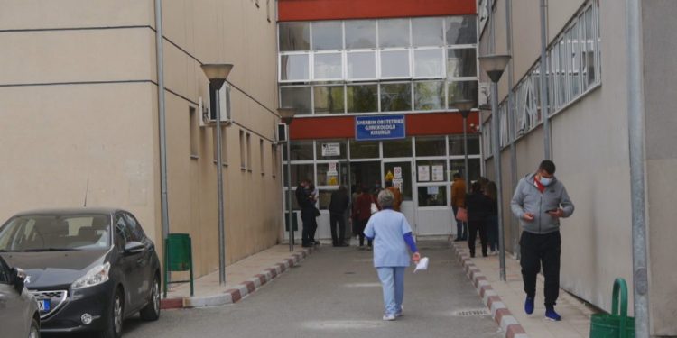 Ndërroi jetë në spitalin e Elbasanit, zbardhen detaje të reja mbi vdekjen e 34-vjeçares