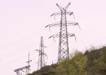 Moti i keq/ Fshatrat në Shkodër, Lezhë e Vlorë pa energji elektrike