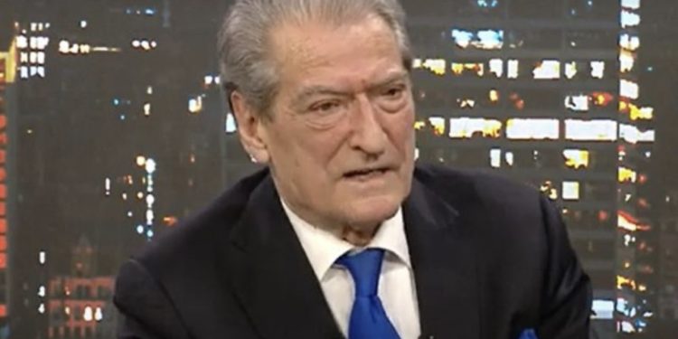 E FORTË/ Berisha: Në aplikacionin “Aktiv1sti”  janë edhe 32 prokurorë dhe qindra policë