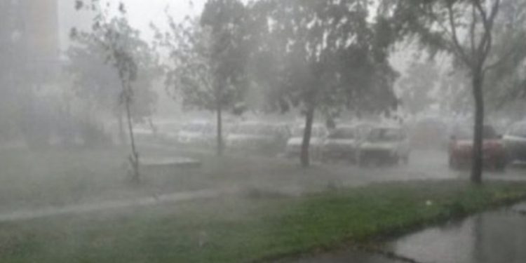Moti merr “kthesën” e papritur, shi, shtrëngata e stuhi, çfarë pritet të ndodhë sot në vend