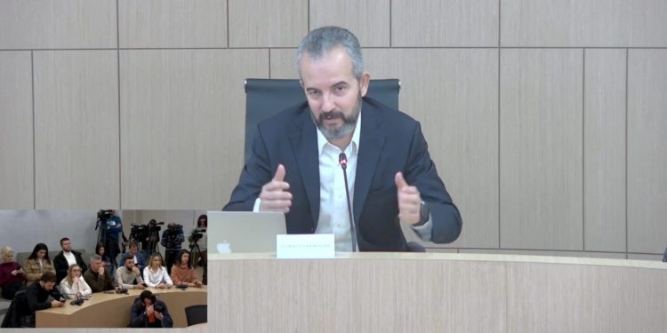 Zgjedhjet e 14 majit, kreu i KQZ Celibashi konferencë për mediat
