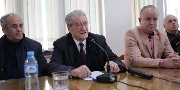 Berisha ne Tepelene: Revolucionet i ben pakica, fitoren e firmos shumica