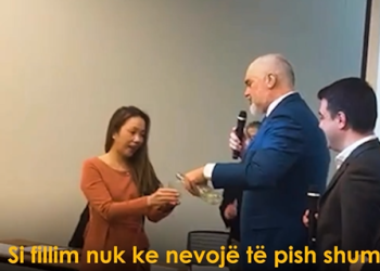 VIDEO-LAJM/ ‘Le të më thonë pijanec’, Rama ‘qeras’ me raki zyrtarët japonez: Për tre minuta do telefononi bashkëshortin