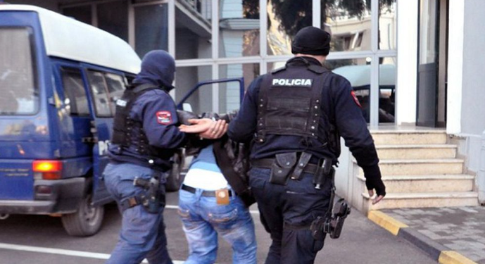 Ishte shpallur në kërkim në kuadër të operacionit “Perimetri”, vihet në pranga 25-vjeçari në Berat