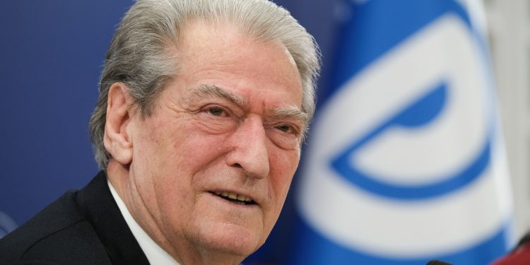 Berisha: Rama firmosi grabitjen e Portit të Durrësit! Kur një shefe kabineti ka 700 mijë euro, imagjinoni…