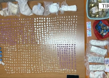 ‘Kutia e Pandores’/ Çmontohet grupi i trafikanëntëve në Tiranë! Sekuestrohen 6 kg kokainë, mijëra euro e makina. 4 në pranga! ‘Shefja’ ishte një 40-vjeçare