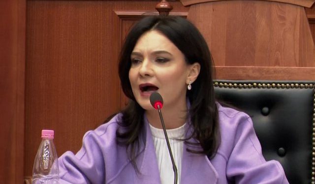 Spiropali ‘përplaset’ me opozitën: Familja pret drejtësi për 21 janarin, grupi i bilbilave s’meriton asnjë përgjigje nga Rama