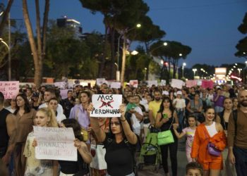 Dënime në letër: Zbutja e ndëshkimeve për autorët e krimeve seksuale shkakton shqetësime