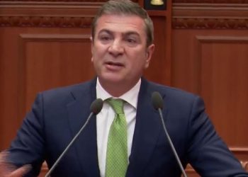 “Ju janë errur sytë”/ Spaho ‘përplaset’ me Gjiknurin: Të shoh kandidat për Guantanamo, do të sjell puro! Socialisti: Je qënie e butë, nuk nxeh njeri