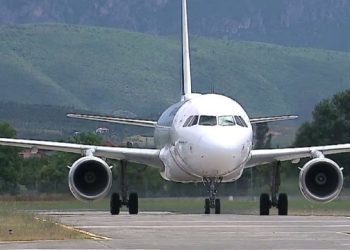 Avionët nga Kosova “së shpejti përmes Shqipërisë”, ulet çmimi i biletave