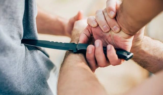Sherr me thika mes nxënësve në Kamëz, plagoset 15-vjeçari