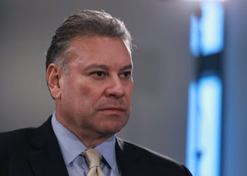 Takime me Kurtin dhe Vuçiç, Escobar nesër në Kosovë dhe Serbi