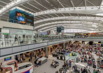 Gjermania në KAOS, 1400 punonjës të aeroporteve futen në grevë për pagat
