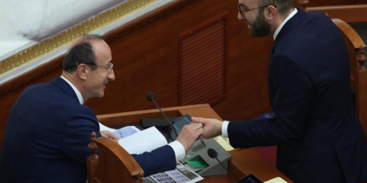 Sula e Bardhi KUNDËR Alibeajt: Mos t’i çojmë demokratët në përplasje! Nuk duhet të nxjerrim kandidatë kundër atyre të Primareve