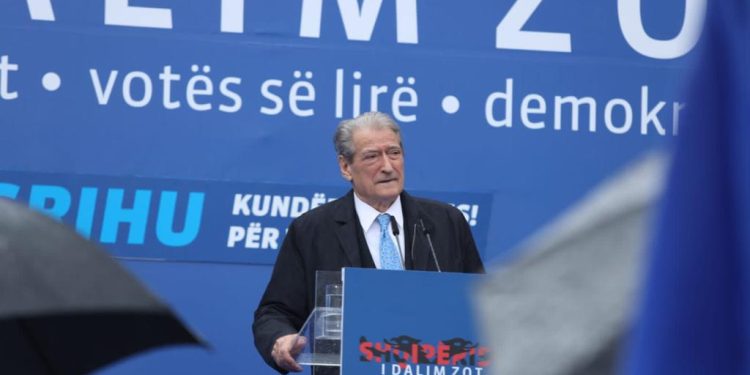 Berisha: Rama i pashpirt! Socialistët të bashkohen në revolucion, vendos pas kryeministrisë vazon 4 mln euro, vjedh shqiptarët