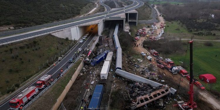 Tragjedia në Greqi, Veliaj: Ngushëllime familjarëve të viktimave dhe shërim të shpejtë të lënduarve