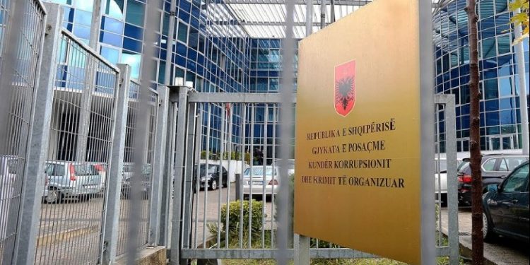 EMRI/ Ky është inspektori i ATP-së që u merrte para qytetarëve në këmbim të…! ZBARDHEN DETAJE