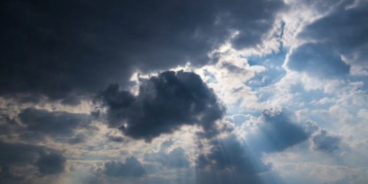 Kthjellime dhe reshje shiu, vranësira përgjatë gjithë ditës! Moti për sot