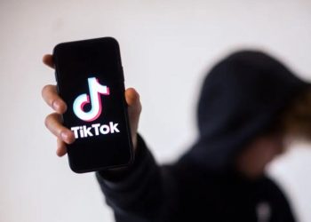 Britania gjobit ‘TikTok’ me 16 milionë dollarë: Keqpërdori të dhënat e fëmijëve