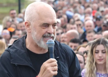 ‘Kemi një apendicit me dy koka për të hequr’/ Rama i rikthehet fushatës, ‘KËRCËNIMI’: Kush fut gomarin me dy veshë të gjata në bashki, ta harrojë qeverinë