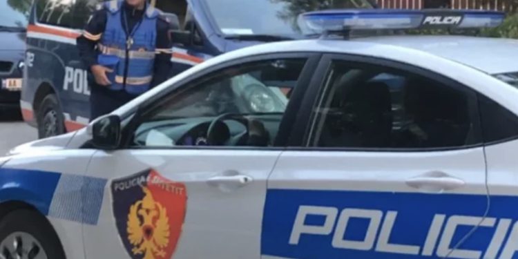 ‘Zbërthehet’ SKEMA e grupit kriminal, arrestohen 3 persona në Tiranë, mes tyre një vajzë! U kapën me drogë dhe 9 emigrantë të paligjshëm