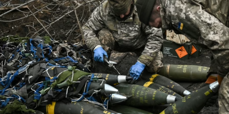 ANALIZA/ Çfarë dihet dhe çfarë nuk dihet për eksportin e armëve serbe në Ukrainë?