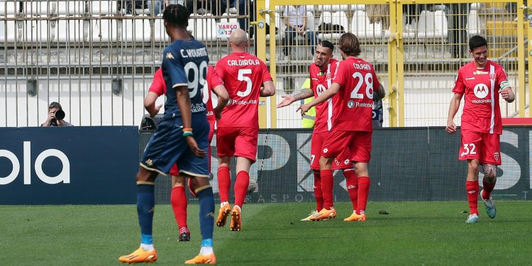 Fiorentina bën “harakiri” në Monza, mposhtet 3-2