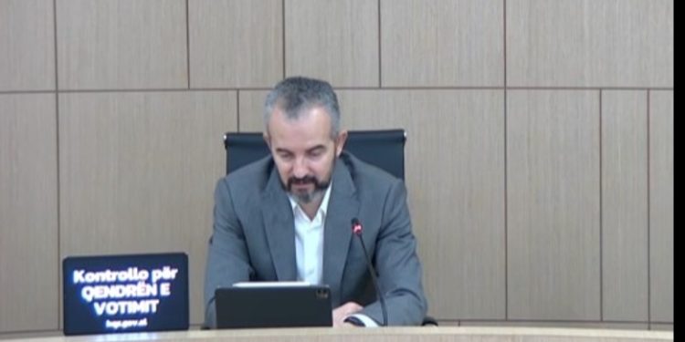 Gjuha fyese e Ramës në fushatë, Celibashi ‘lan duart’: Nuk është kompetencë e jona! Të vetëpërmbahen