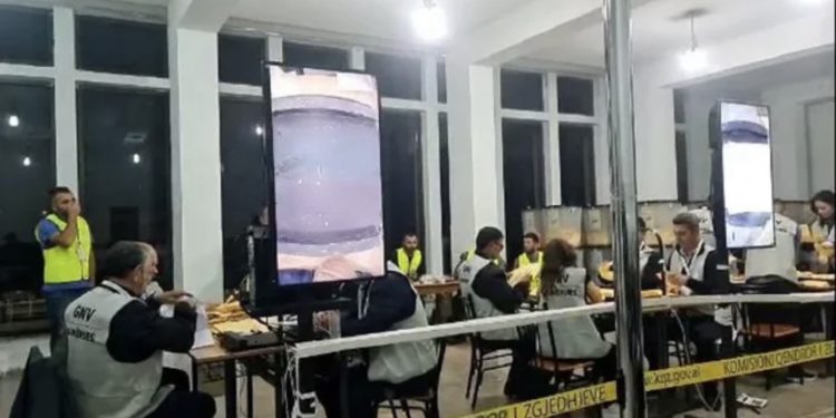 PS ‘rrëmben’ një tjetër bastion demokrat! Majlinda Cara fiton Kurbinin