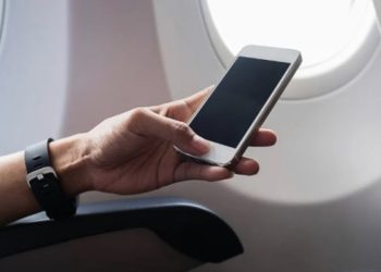Duke nisur nga kjo verë, celularët dhe Wi-fi në avion do të lejohen!