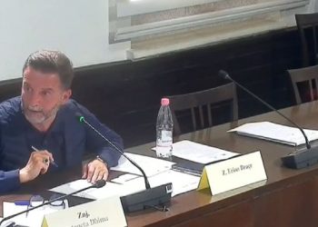 Kreu i AMF-së raporton tek Ekonomia/ Braçe kritik: Tregu i sigurimeve ‘kënetë’, konkurrenca është vrarë