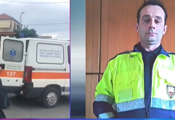 FOTOLAJM/ U vra nga kushëriri, momenti kur trupi i 51-vjeçarit largohet nga banesa