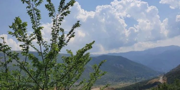 Kthjellime dhe vranësira gjatë gjithë ditës, moti për sot